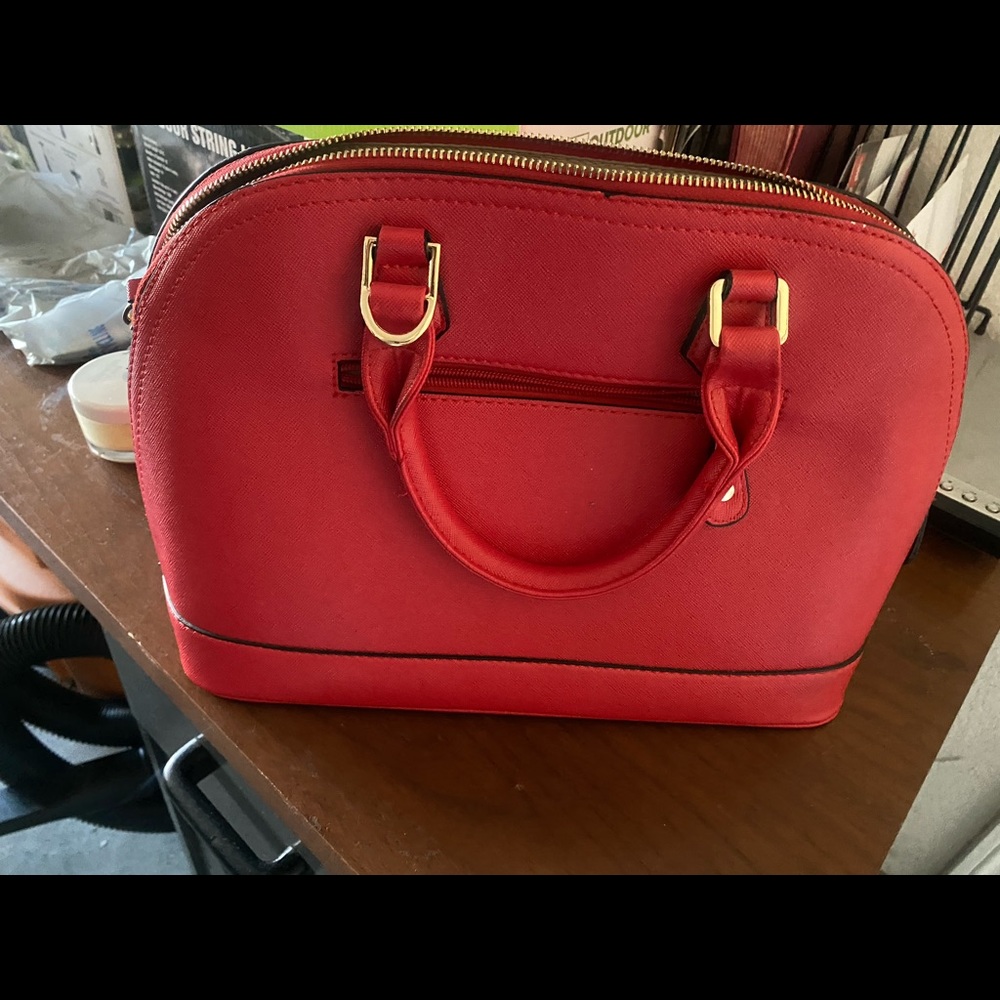 Red purse - Picture 3 of 3